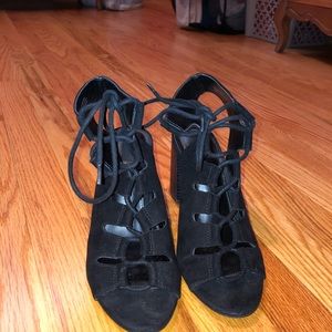 Women’s Size 7 Black Suede Gladiator Style High Heels